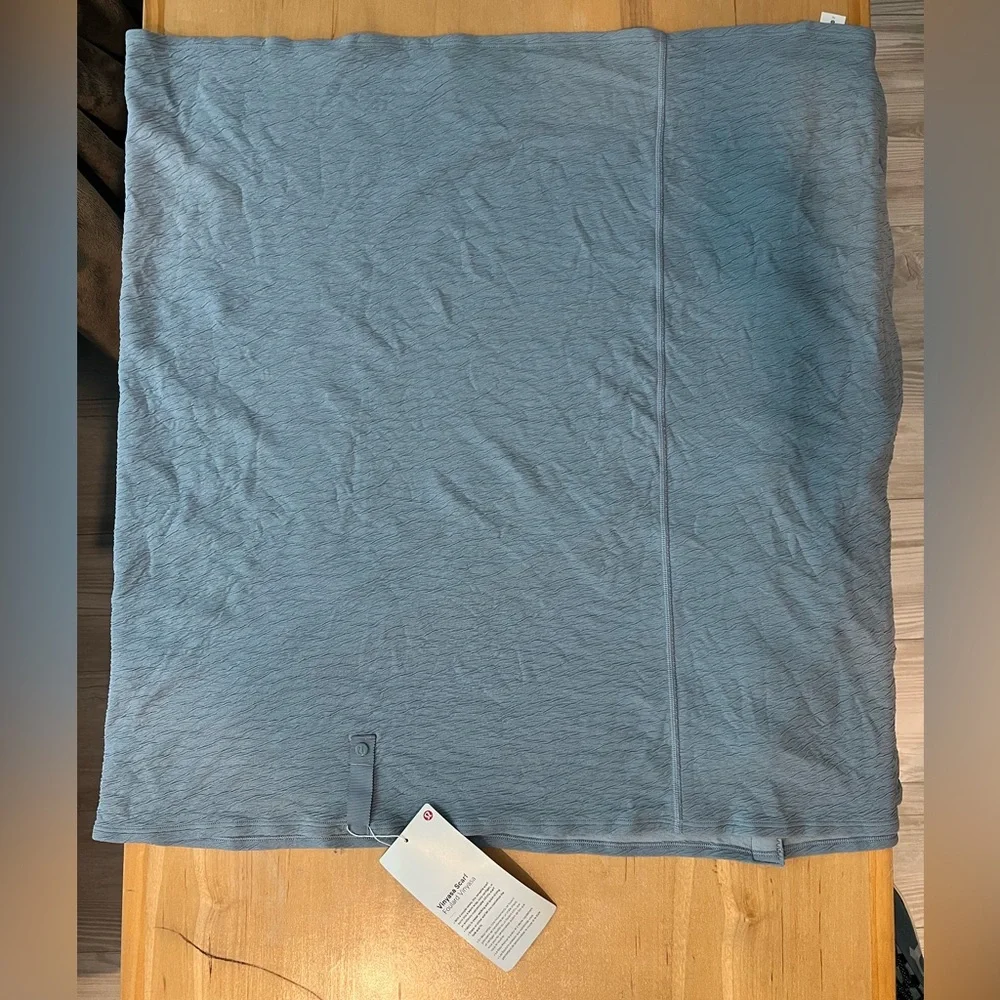 Lululemon Vinyasa Scarf *Crinkle Chambray, New with Tags - Picture 5 of 5